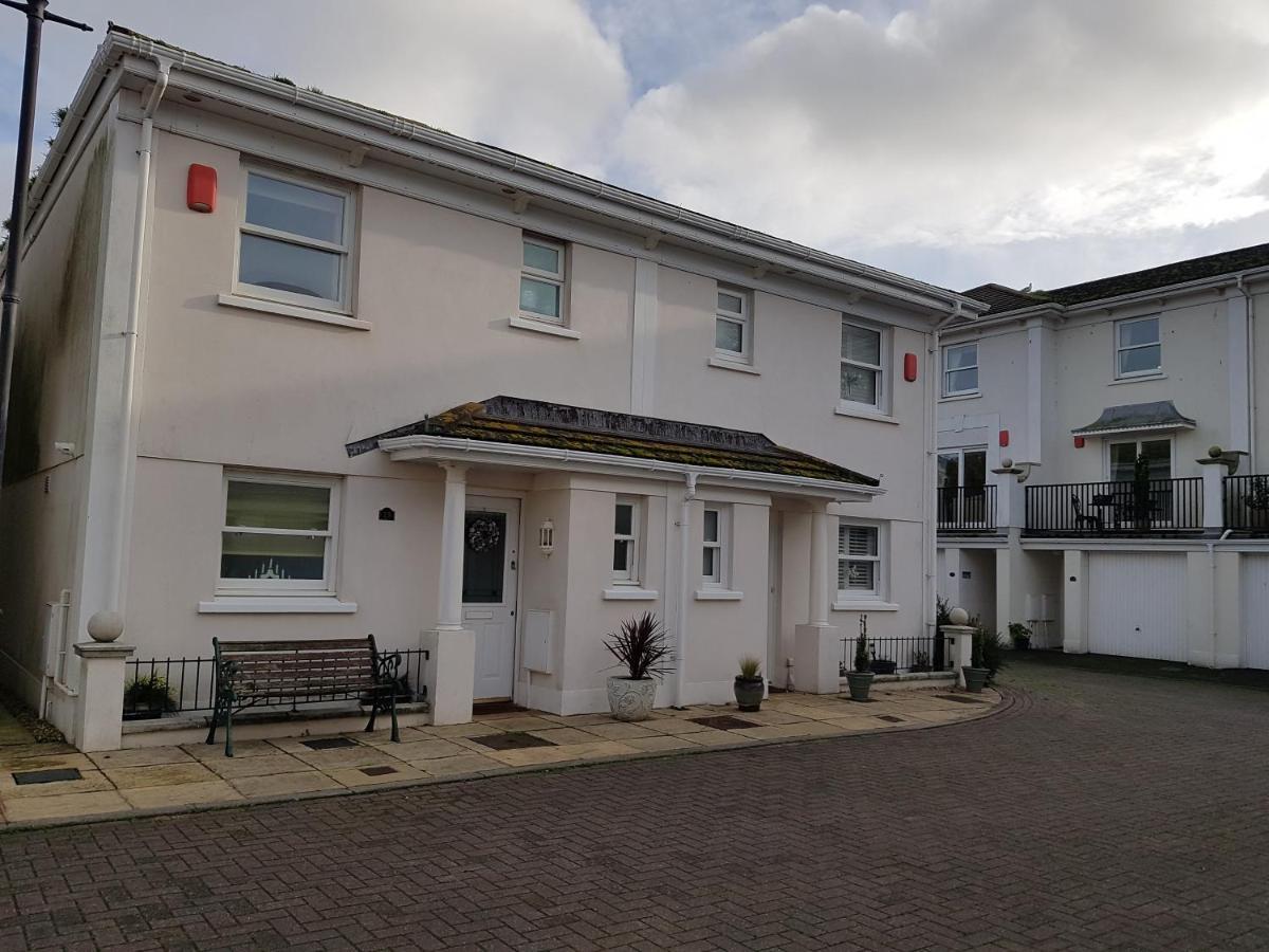 Fifteen Seaton  Exterior photo